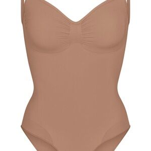 NWOT SKIMS Seamless Sculpt Bodysuit Large
